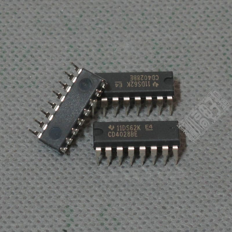 Original import CD4028BE decimal decoder decoder CD4028 DIP16 brand new authentic