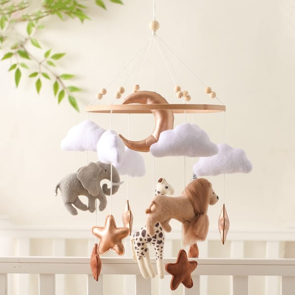 Crib Mobile Bed Bell Wooden Baby Rattles Soft Felt Cartoon Animal Bed Bell Newborn Music Box Hanging Toy Crib Bracket Baby Gifts