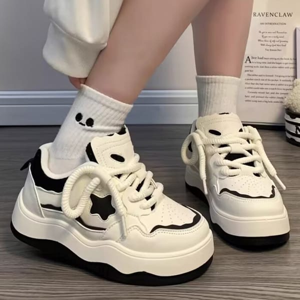 Women Platform Sneakers Star Design Lace Up Skateboard Flat Outdoor Comfortable Running Sport Shoe Tennis Walking Sneakers 35-40