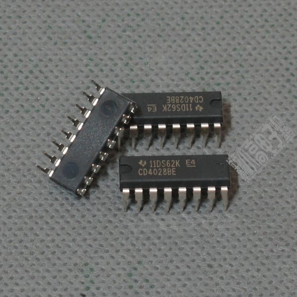 Original import CD4028BE decimal decoder decoder CD4028 DIP16 brand new authentic